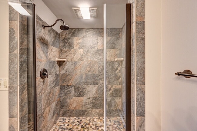 Building Photo - Affordable Luxury 2b/1b in Salida — Utilit...