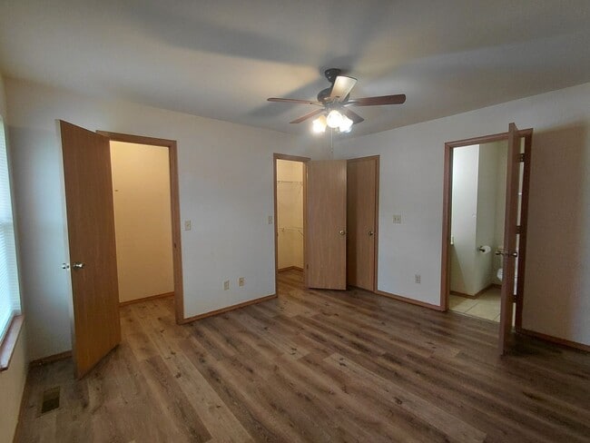 Building Photo - 20304 Skyview Dr