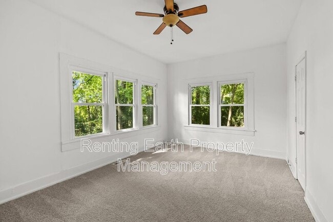 Building Photo - 609 34th St S