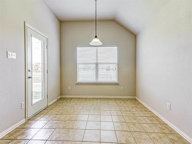 Building Photo - 2761 Cascade Cove Dr