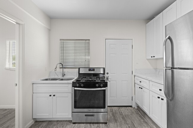 Building Photo - 5431 Mary Ln Dr