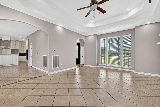 Building Photo - 13819 Lakeview Meadow Dr