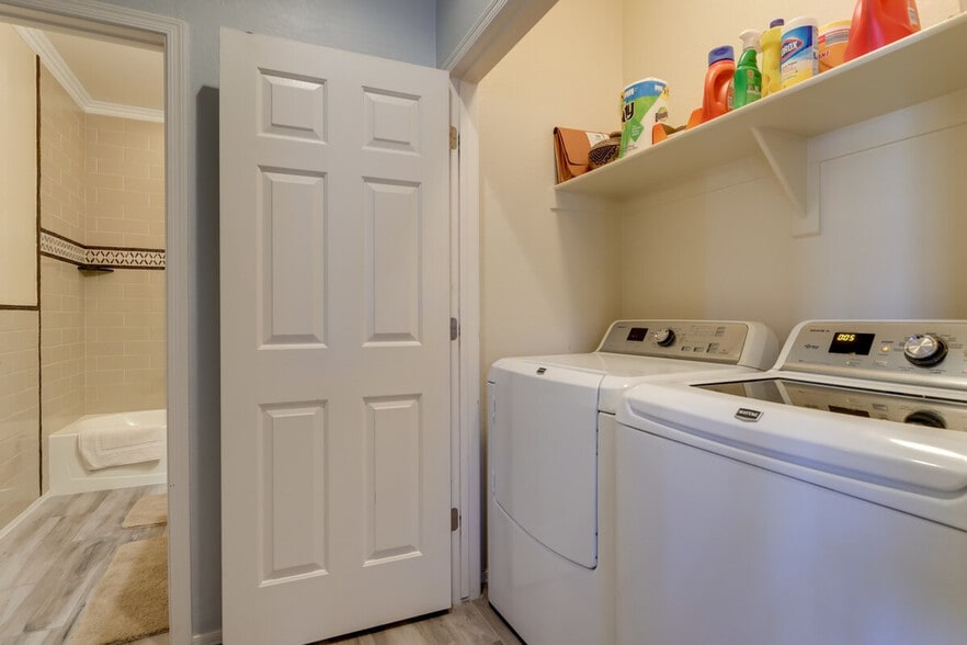 Building Photo - 1749 W Owens Way