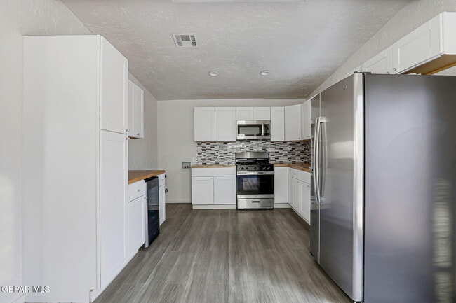 Building Photo - 580 Chula Vista St