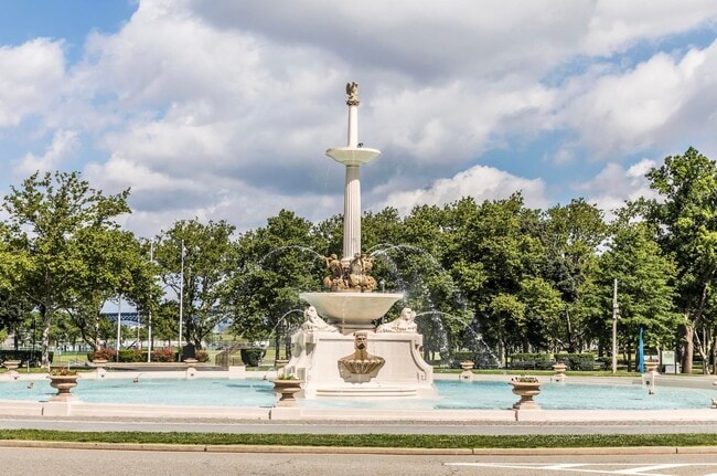 Building Photo - 131 Kensington Ave