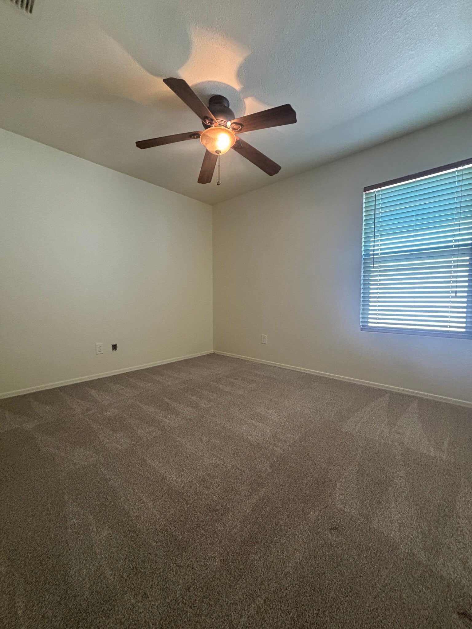 Building Photo - 14973 N Clydesdale Dr