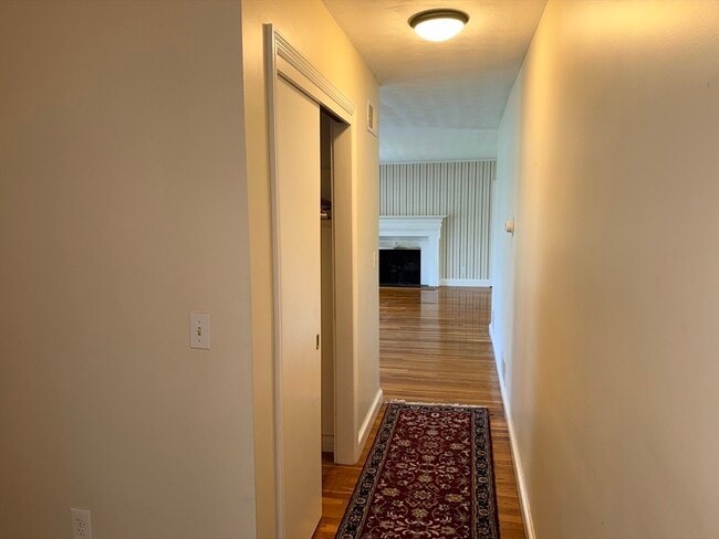 Building Photo - 28 Robinhood Rd