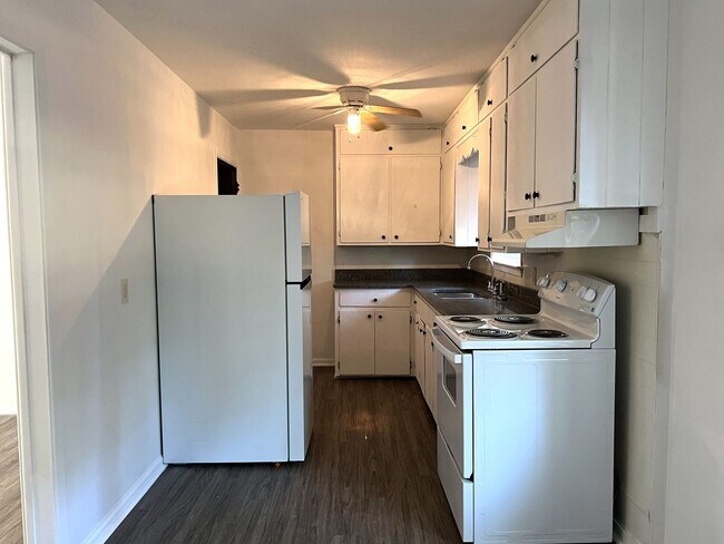 Building Photo - Cute Home in East Macon