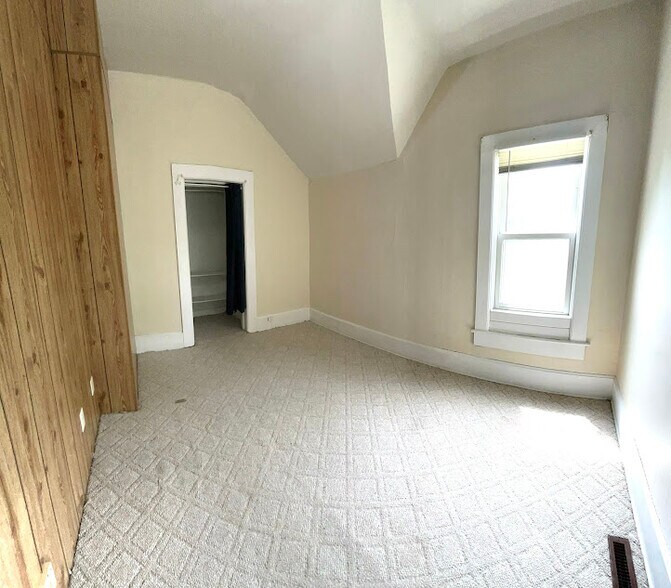 Building Photo - 528 Union St