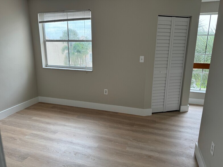 Building Photo - 510 NW 86th Pl