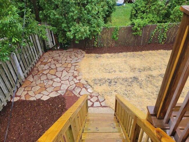 Building Photo - 156 Rodney Ct