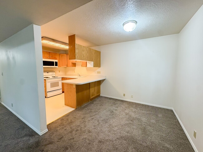 Building Photo - 1227 Riverside Ave