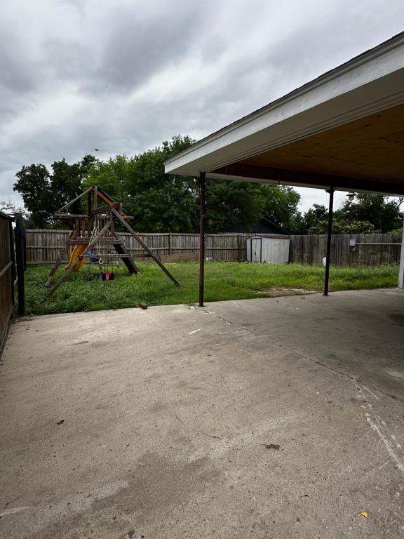 Building Photo - 1024 Matamoros St