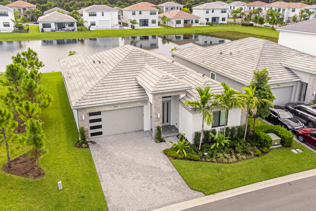 Building Photo - 7451 Estero Dr