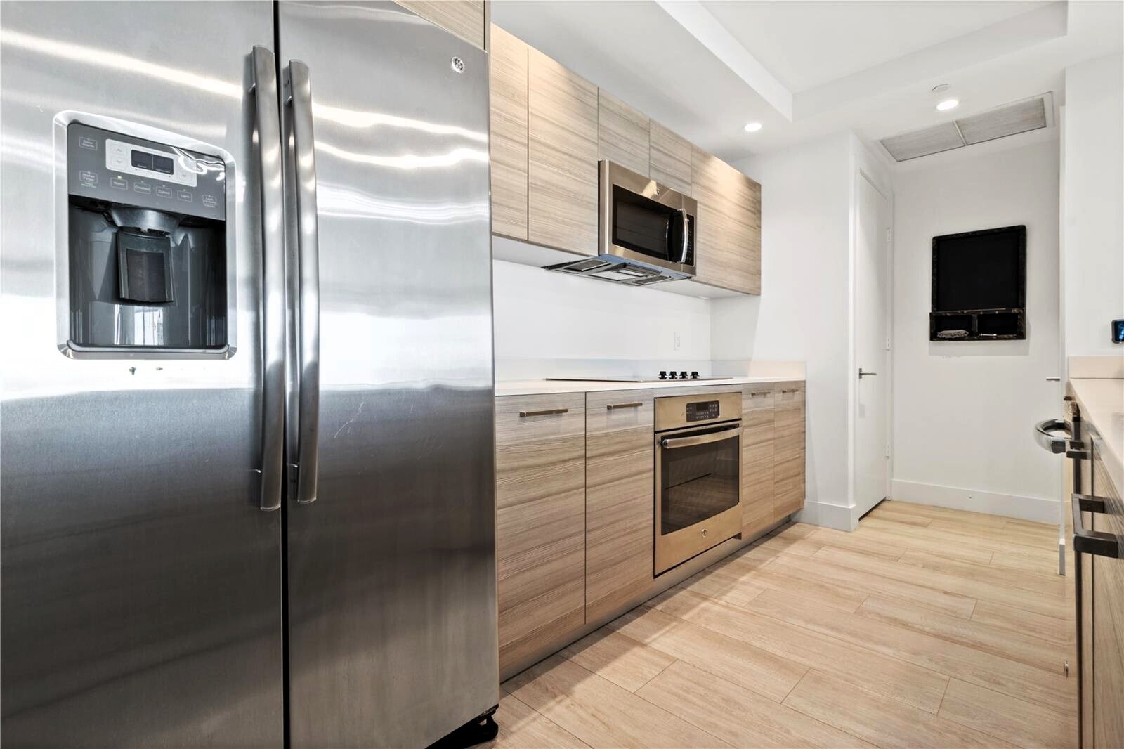 Building Photo - 121 NE 34th St