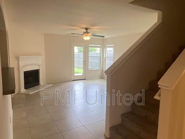 Building Photo - 3805 Oceanview Dr