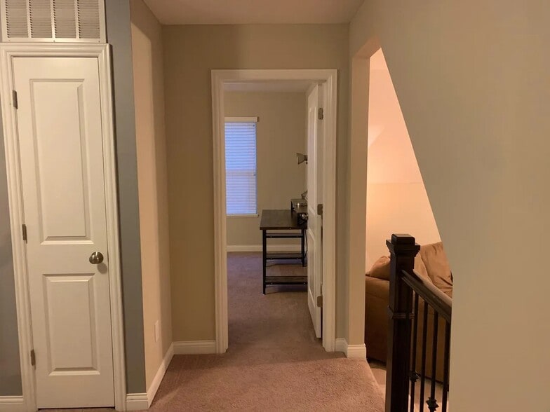 Building Photo - 7873 Waggoner Trace Dr