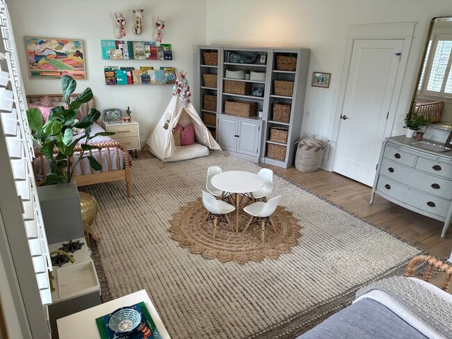 Building Photo - 174 Brailsford St