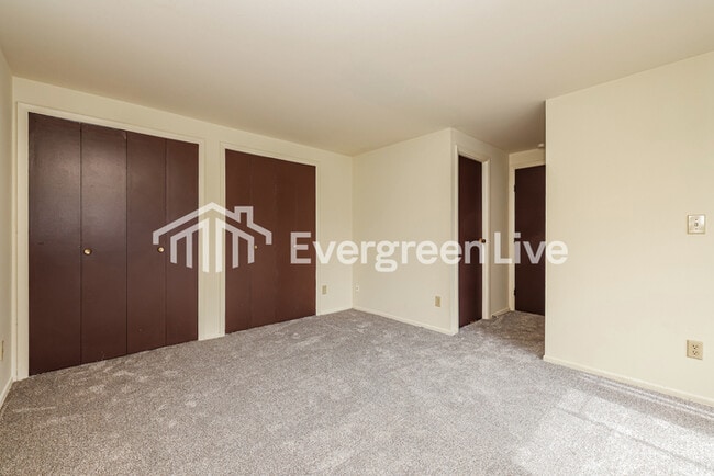 Building Photo - 5664 Troy Villa Blvd