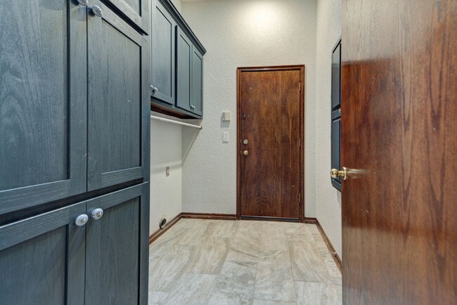 Building Photo - 4808 Baker St
