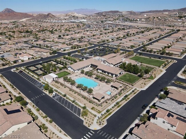 Building Photo - 246 Tallis Hills Ave