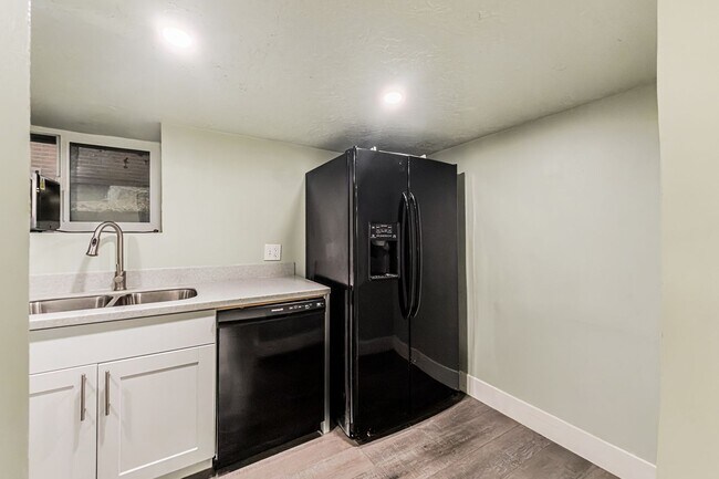 Building Photo - Central Park