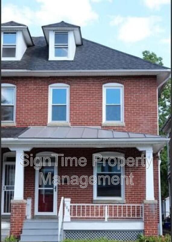 Building Photo - 864 Mulberry Ave