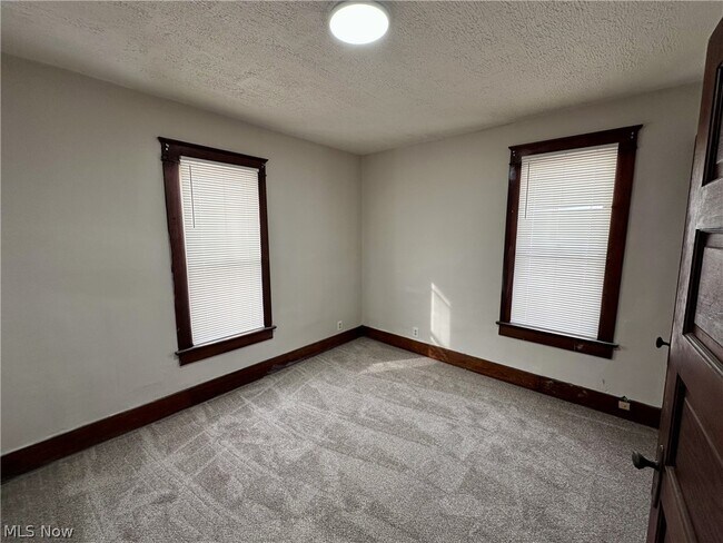 Building Photo - 2172 12th St SW