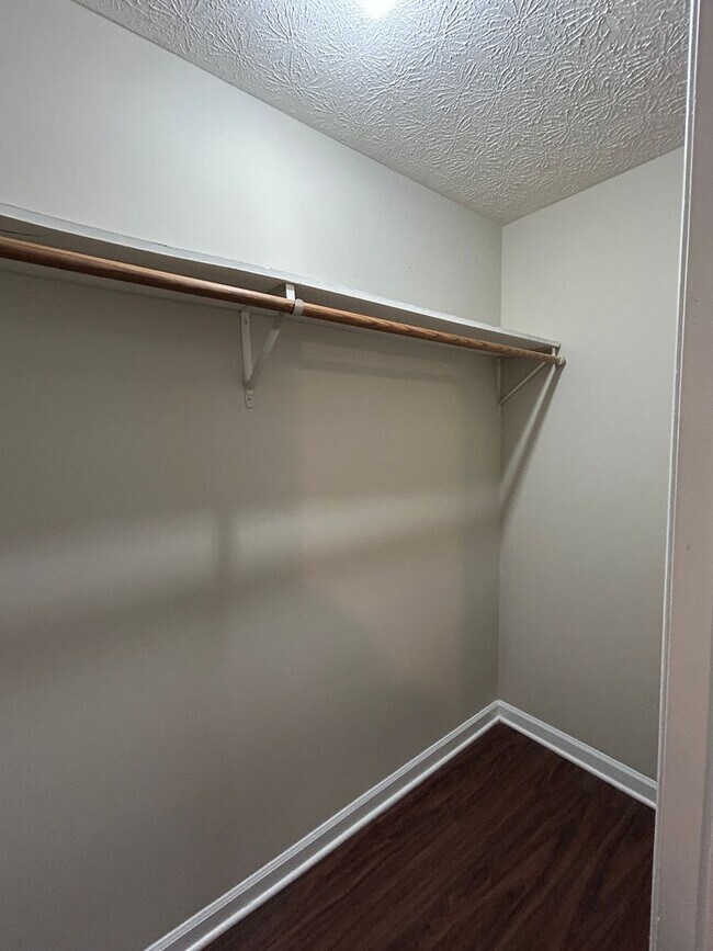 Building Photo - 1041/1043 Cantrell Ln