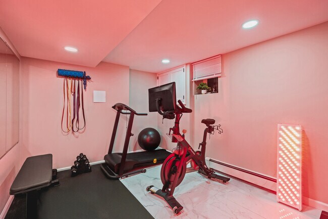 Building Photo - 16 E 32nd St