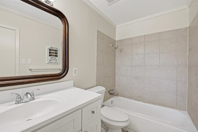 Building Photo - 9667 Meadowvale Dr