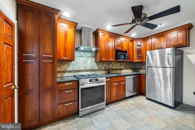 Building Photo - 1114 Snyder Ave