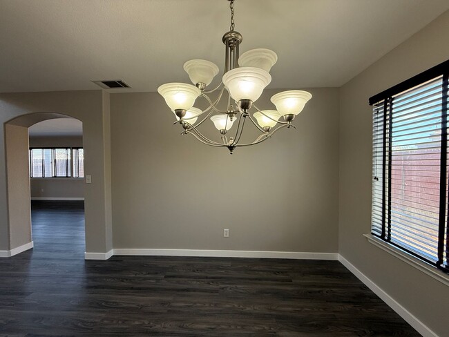 Building Photo - Beautiful River Oaks Large Two Story Home With Three Car Garage