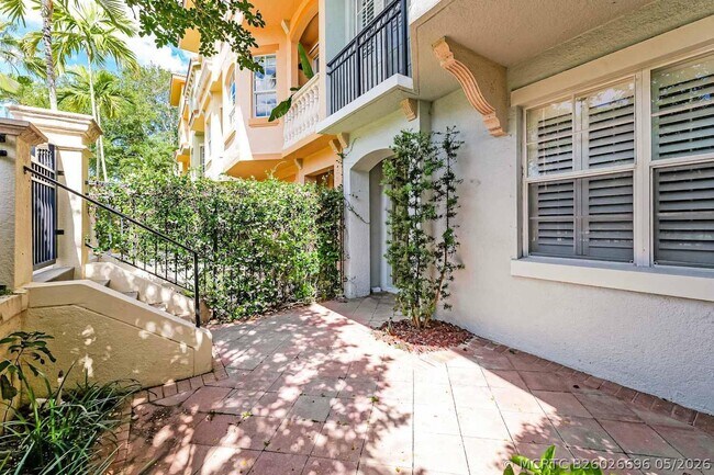 Building Photo - 2564 Gardens Pkwy