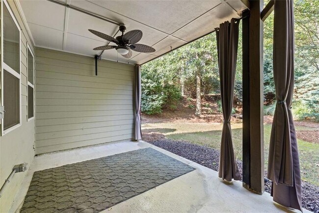Building Photo - 4228 Laurel Creek Ct SE