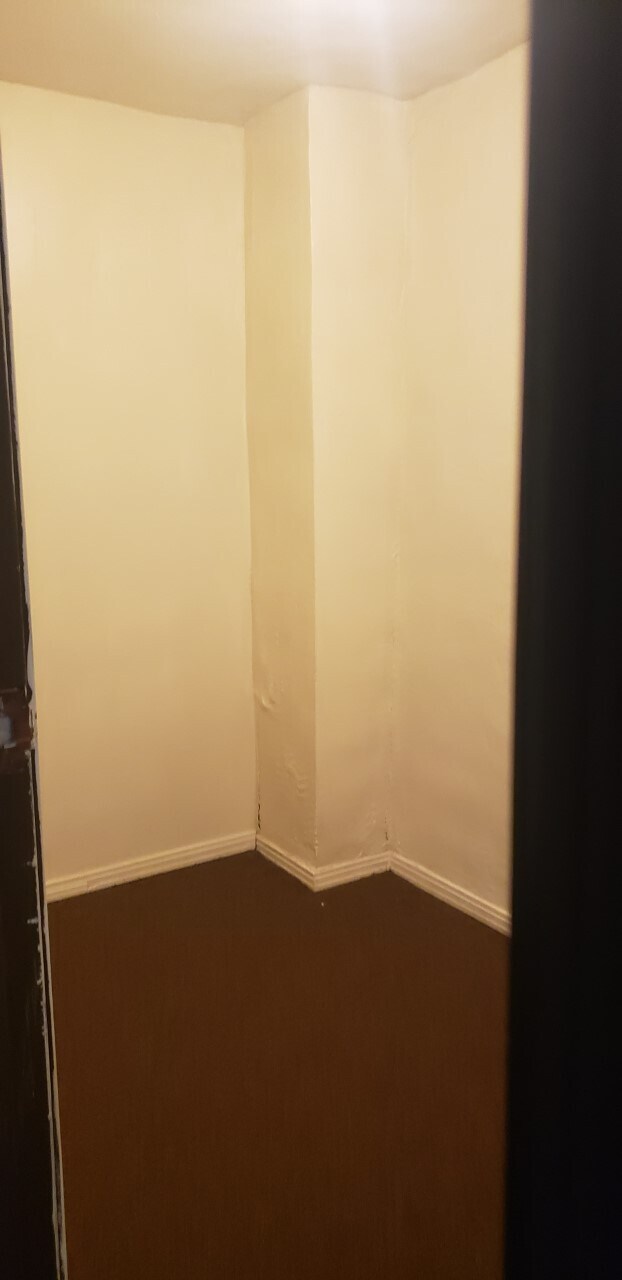 Building Photo - 20 Beyrleye Ave
