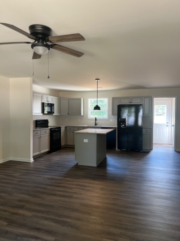 Building Photo - 1215 Collins Dr