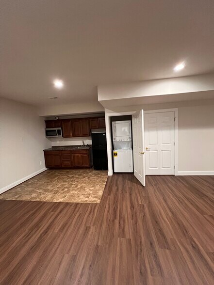 Building Photo - 9526 Parsonage Ln