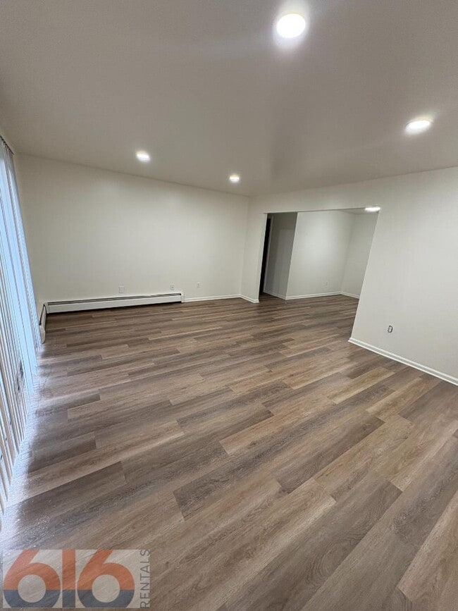 Building Photo - 630 56th St SE