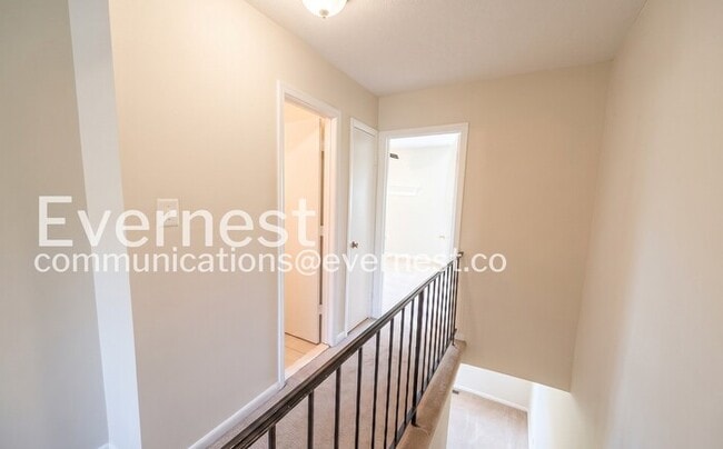 Building Photo - 2325 McClellan Ct