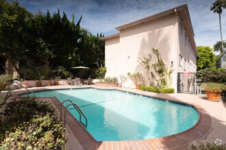 Building Photo - The Biarritz Apartments