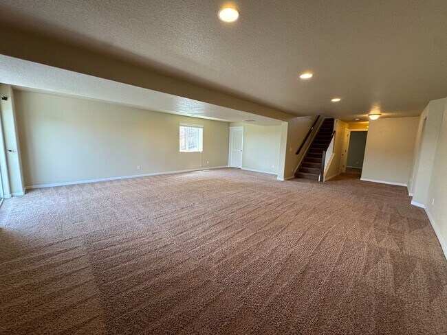Building Photo - 7623 Dutch Loop