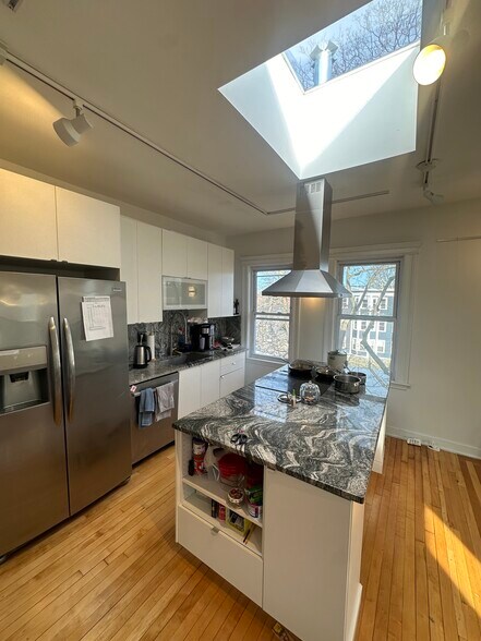 Building Photo - 231 Harvard St