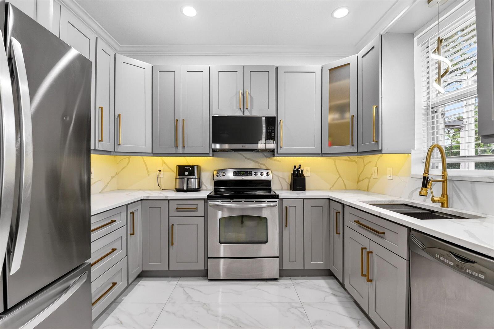 Building Photo - 5029 Starblaze Dr