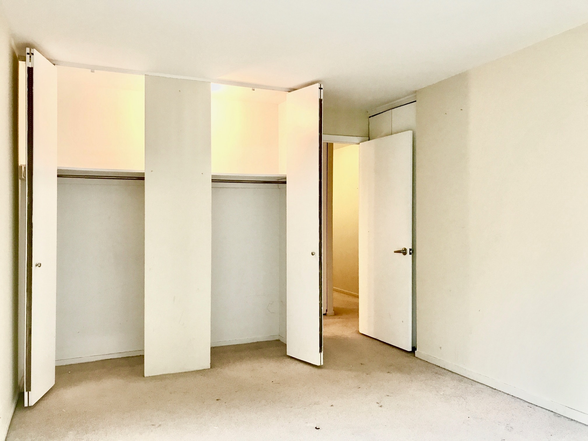 Building Photo - 2020 N Lincoln Park W