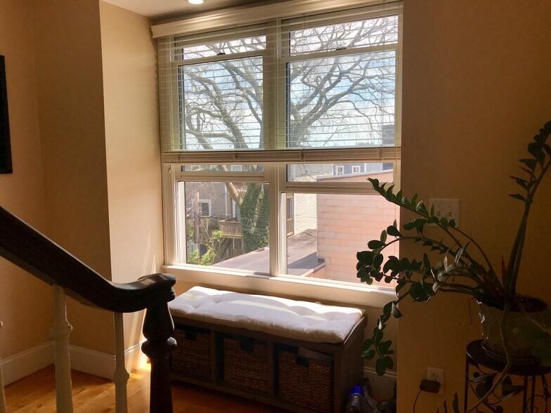 Building Photo - 362 Dorchester St