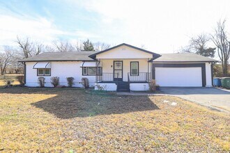 Building Photo - 4 Bed | 1.5 Bath in North Tulsa!