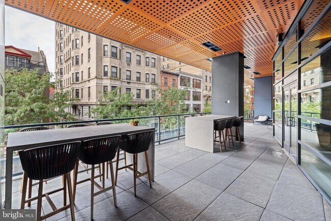 Building Photo - 1213 Walnut St