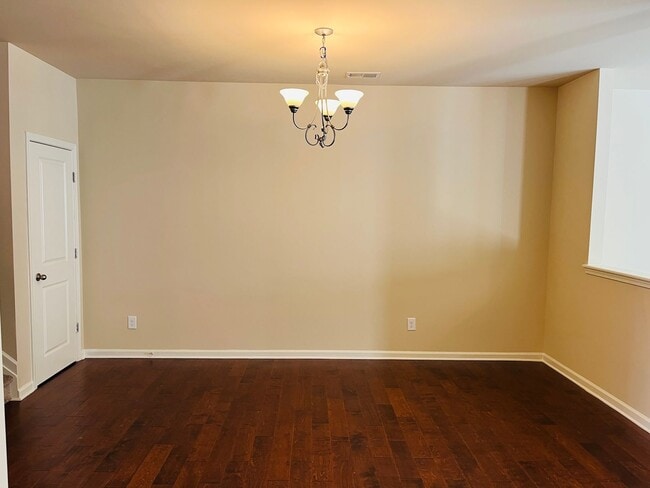 Building Photo - Wow! Check out this charming 3-bedroom, 2....