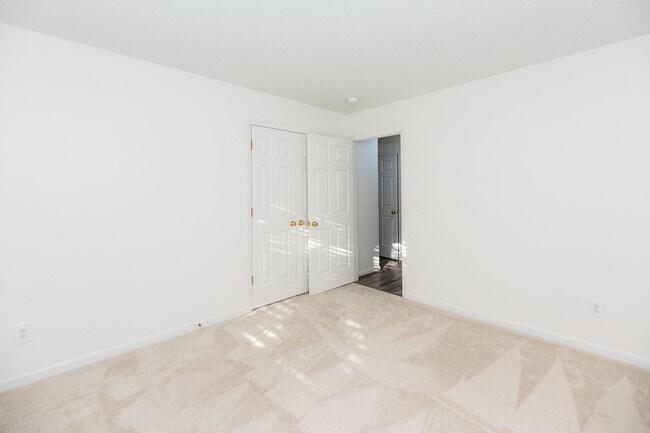 Building Photo - Charming 3Bed/2Bath house with 1 car garage in Greensboro